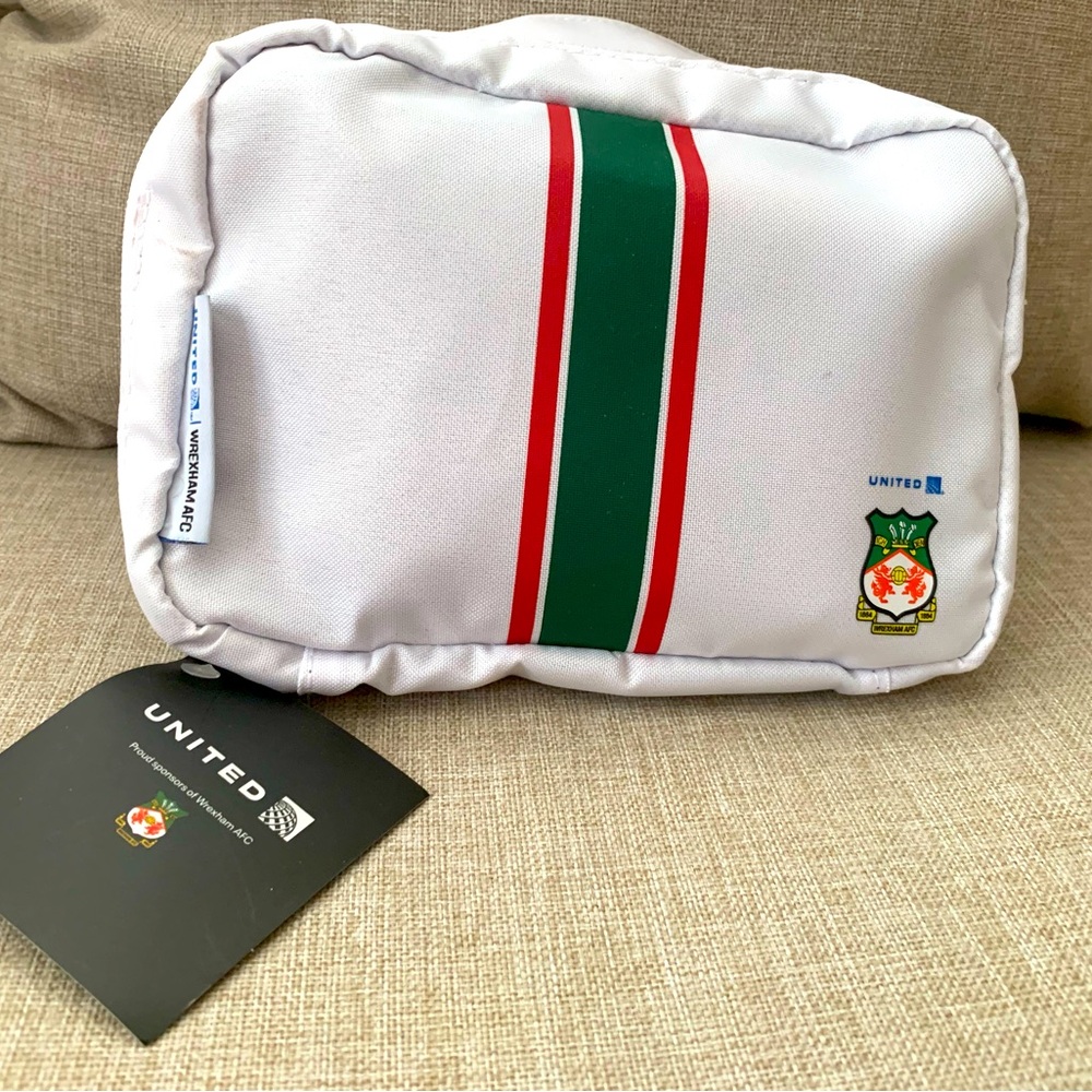 NWT United Business Class Travel Bag with Travel Necessities